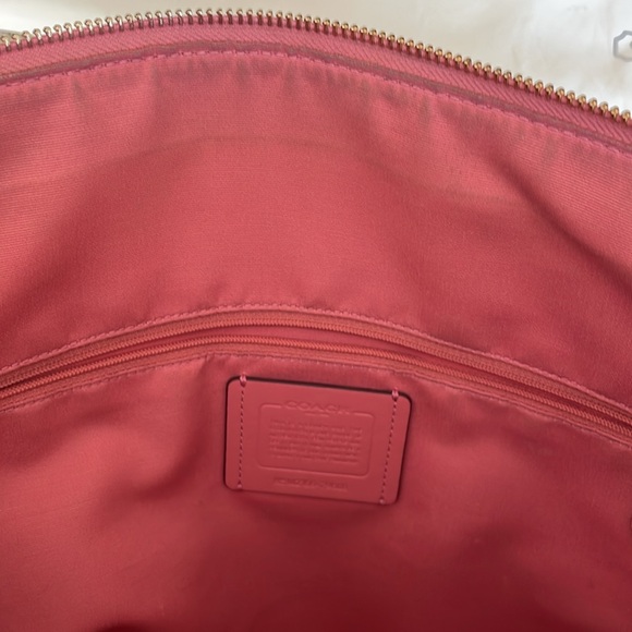 GUC - Coach Salmon Pink Tote - Picture 7 of 13